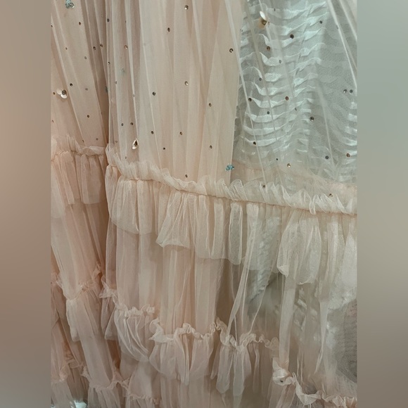 {Mac Duggal} Cap Sleeve Embellished Gown - Picture 7 of 12